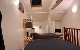 Studio duplex centre-ville au calme avec parking